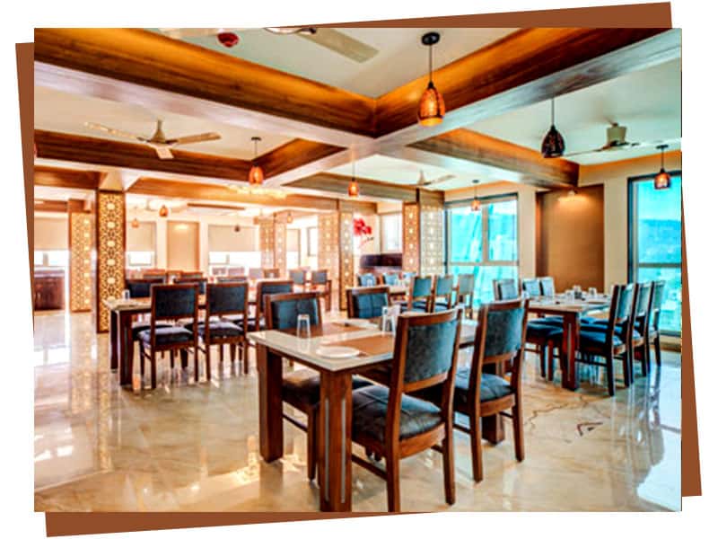 Restaurants in Udaipur Near Udaipole - Hotel Opulence Inn
